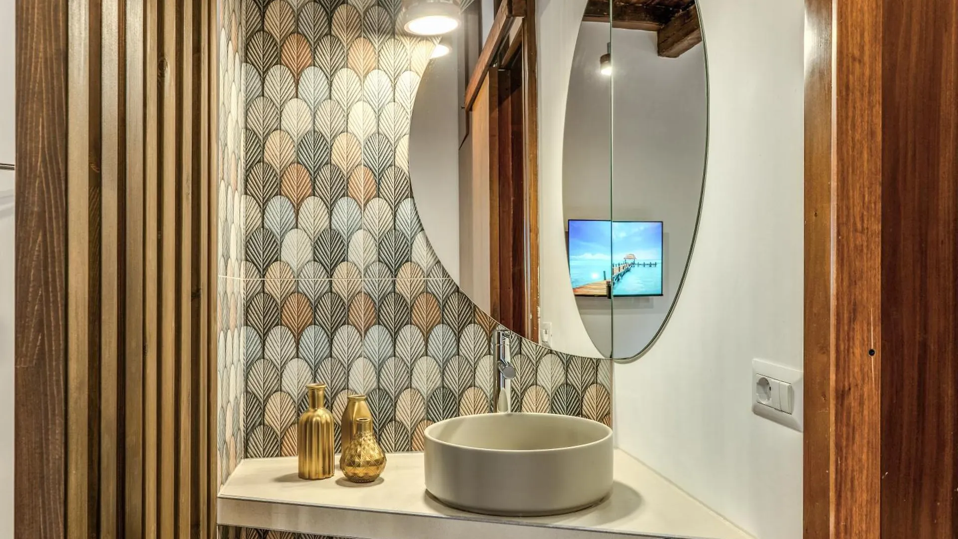 Colosseo Glam Miracle Suite Rome Apartment